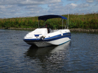 Crownline 238 db bowrider with v8 engine