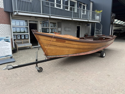 Houten sloep 680 uit Texel