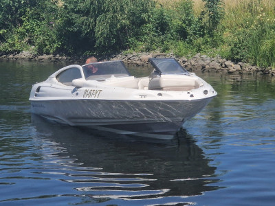 Regal 2100 LSR Bowrider